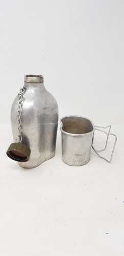 Ancienne gourde avec quart - avec,