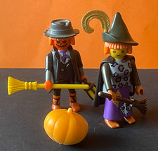 PLAYMOBIL - HALLOWEEN - COUPLE DE GENTILS SORCIERS AVEC CITROUILLE  ET BALAIS