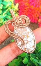 Pendentif en fil de cuivre