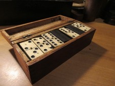 Jeu  Ancien  -  Ancienne boite de jeu de Dominos Os et Ebène en TBE complet
