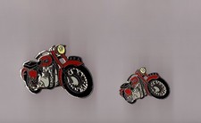 pin's moto (signé démons et