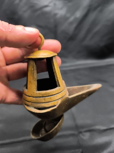 Lampe huile dit - lampe,