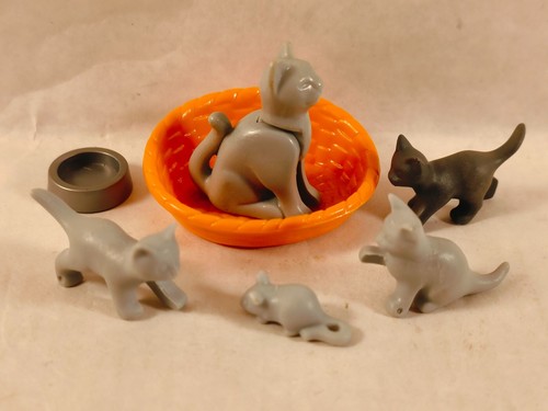 Sympa famille chat avec - de,