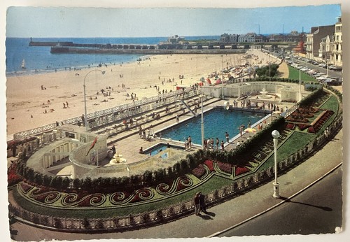 Cpm carte postale les - 85,