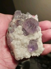 222g. Fluorine Dodecaedrique Violette Sur Quartz.  Yiwu CHINE