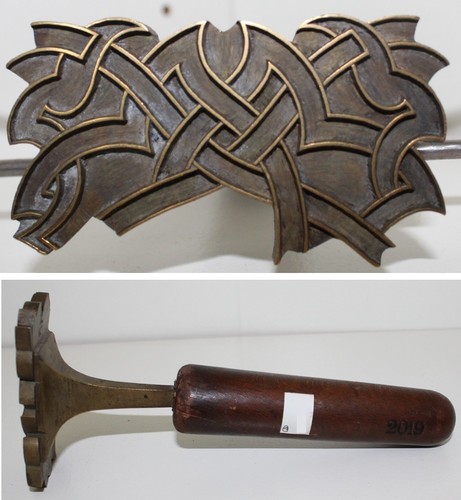 Very large gilding iron - large,
