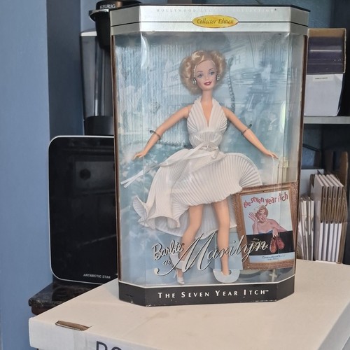 Mattel marilyn monroe barbie - mattel,