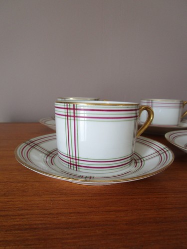 Tasses sous - 7, f.p