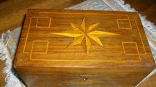 ANCIEN GRAND COFFRET  EN BOIS ET MARQUETERIE dessin croix du sud