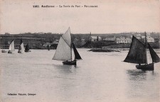 29 AUDIERNE LA SORTIE DU PORT POULGOAZEC