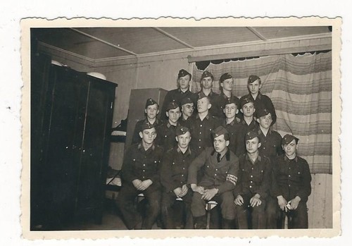 165 photo soldats brassard - 7/165,
