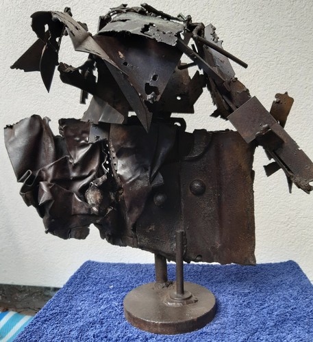 Sculpture art brut - brut, metal