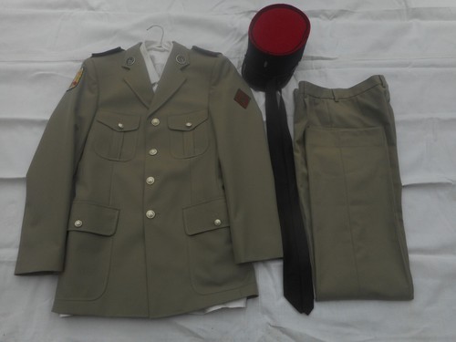 Belle uniforme sortie - uniforme, sortie/