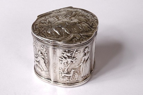 Petite boîte argent massif
