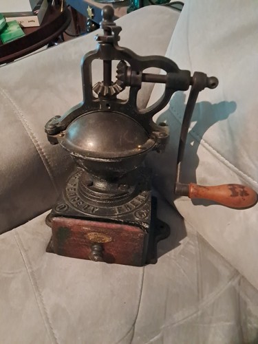 Ancien moulin café de - a,