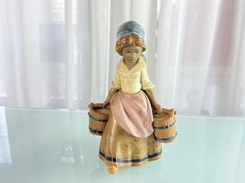 Figurine porcelaine de - en,