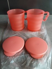 Lot de grandes tasses avec