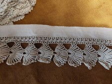 Dentelle au crochet ancienne