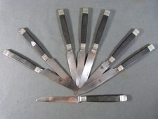 8 Couteaux à dessert manches