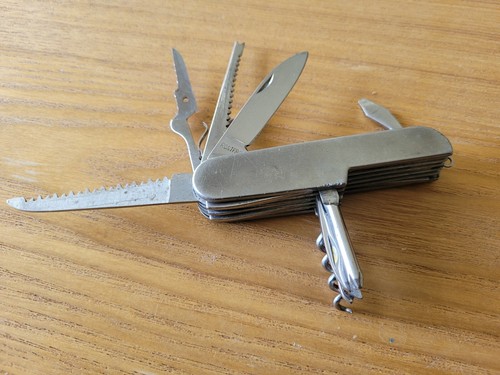 Couteau suisse multifonction - couteau,