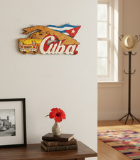 Porte-Clés Vintage en Bois "Cuba" – Carte de l'Île Sculptée avec Voiture