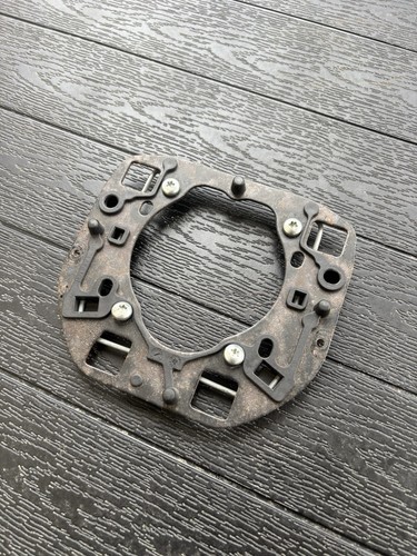 Plaque fixation airbag - plaque, volant