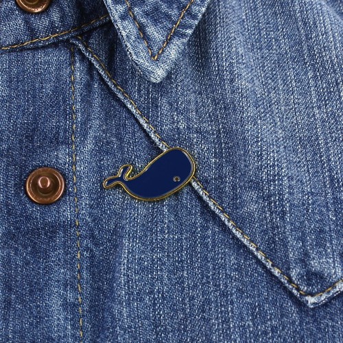 Pin baleine bleue dorée - pin's,