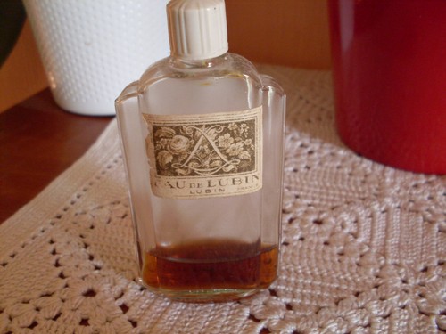 Flacon parfum eau - de, "eau"