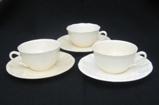 Grande tasse à thé à chocolat et soucoupe faïence blanc crème Sarreguemines (x3)