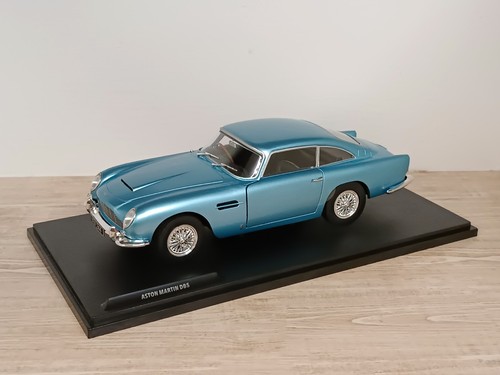 Aston martin db5 - db5, light