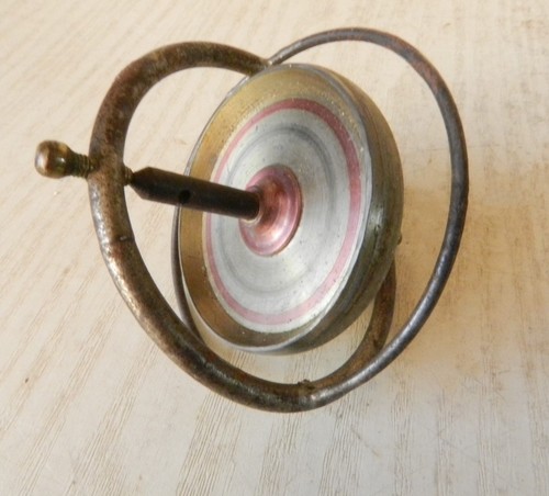 Jouet ancien giroscope métal - jouet,