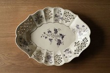 Plat ovale corbeille ancienne en faience fine blanche crème ajouré fleurs Douai
