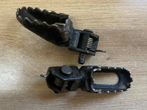 Une paire cale repose pied - une,