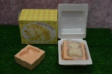 ANCIEN VINTAGE SAVON AVON BEAR IN A BOX NOUNOURS DANS LA BOITE