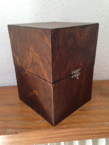 Ancienne jolie caisse - ancienne,