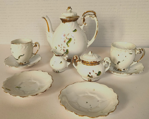 Ancienne dinette porcelaine