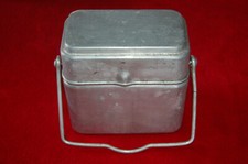 Ancienne cantine en alu marque déposé 1939