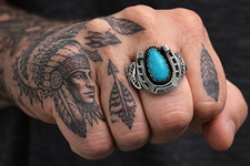 Bague en fer à cheval