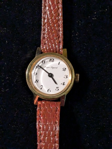 Belle montre méca femme - belle,