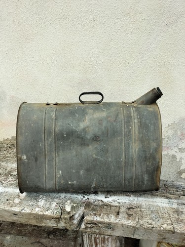 Ancienne jerrican essence - ancienne,