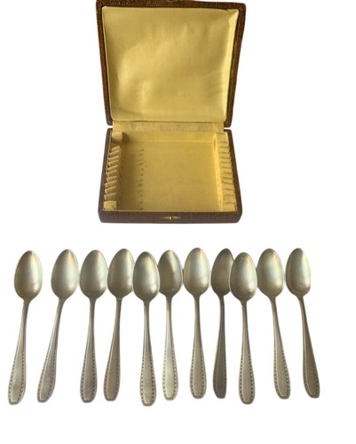 Petites cuillères à - 11,