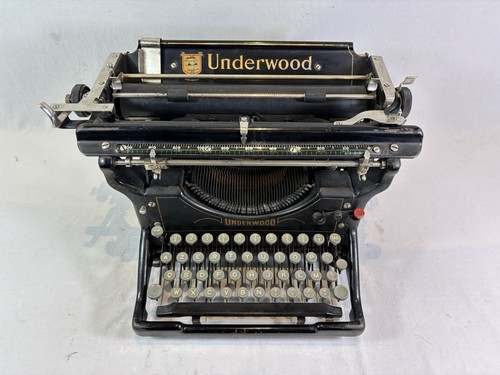 Machine écrire underwood - à,