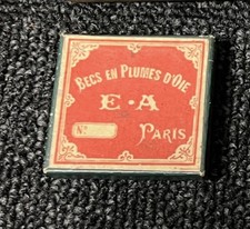 BOITE de BECS de PLUMES  D’oies AUTHENTIQUES E À PARIS