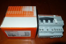 DISJONCTEUR DIFFERENTIEL TETRAPOLAIRE 32A 30mA AC COURBE C MERLIN GERIN 32AMPERE