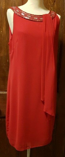 Superbe robe rouge avec