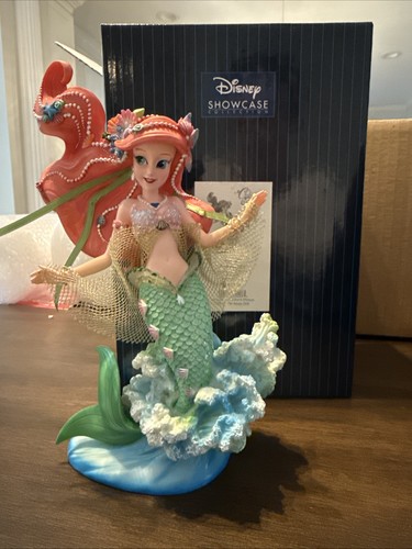 Disney showcase collection - showcase,