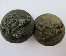 2 ANCIEN BOUTON BAKELITE VENERIE EQUIPAGE CHASSE CHIEN SANGLIER Venery button
