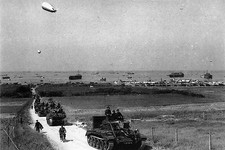 WW2  - Photo - Chars Cromwell de la 7°DB britannique à Ver-sur-Mer le 6.6.1944