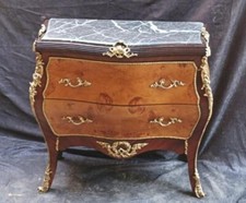 Grande commode en bois massif
