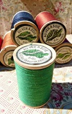 Mercerie ancienne, ANCIENNE BOBINE FIL DE SOIE VERTE" AU VER A SOIE " vers 1900 